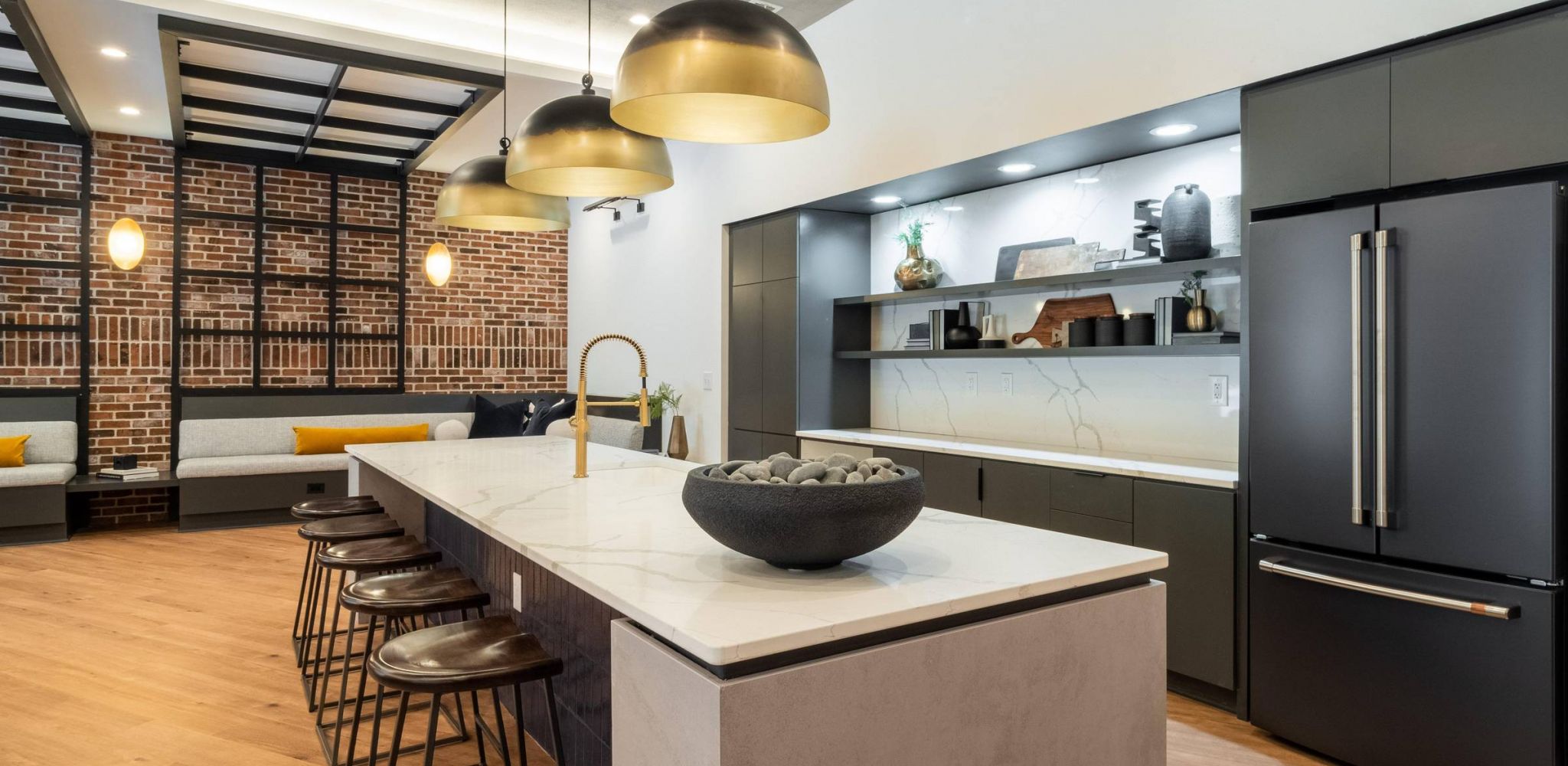 Hawthorne at the Forest amenity lounge area with entertainment space with kitchen