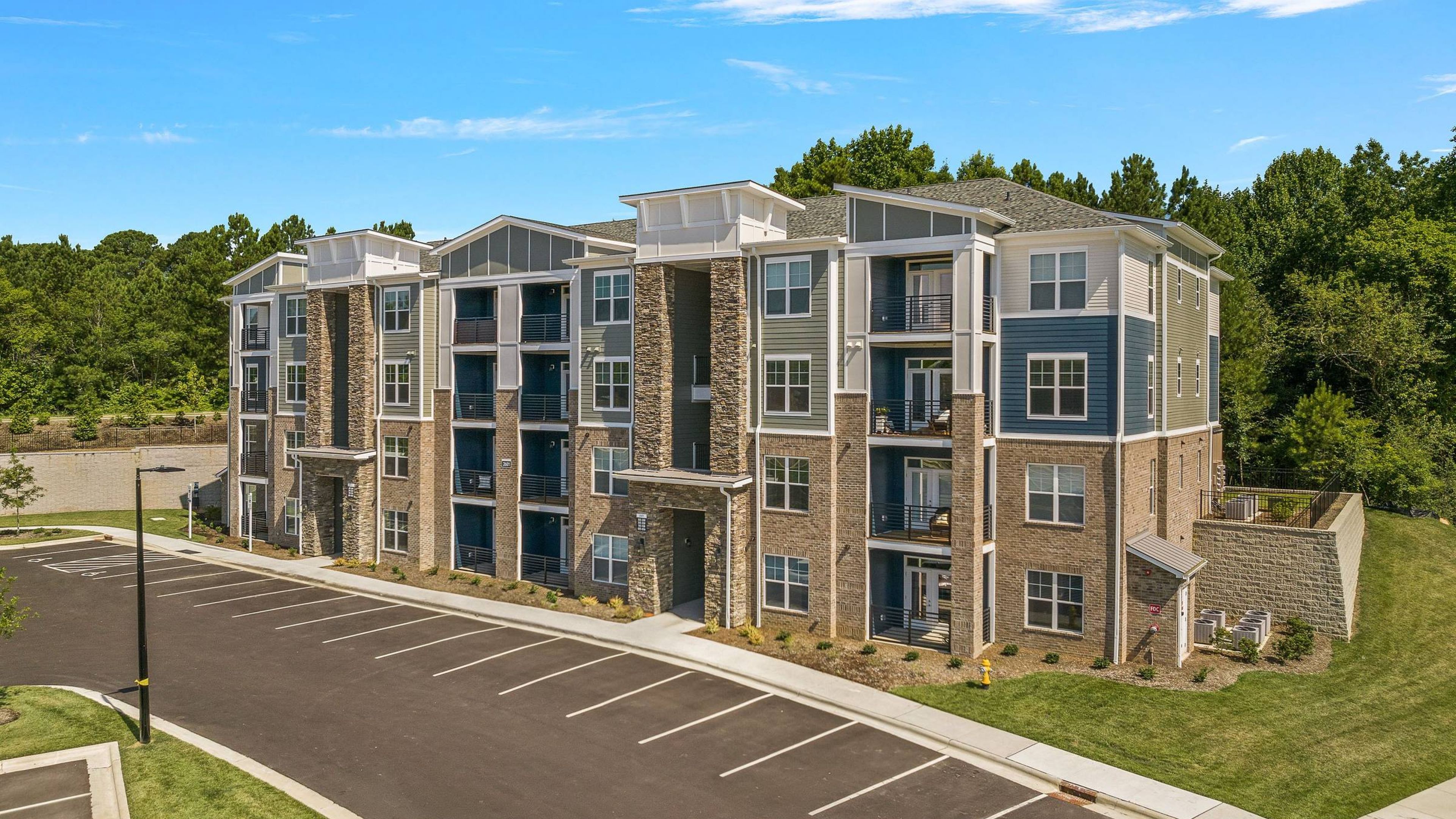 Hawthorne at the Forest community exterior